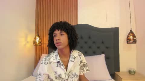 Snapshot of johan_gz_ chatting on 06-19-26, 11:36 Johan online show from 06-19-26, 11:36