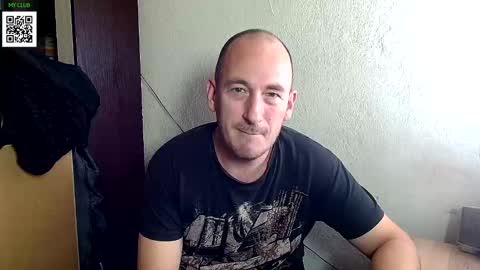 Snapshot of johanbarker chatting on 12-11-24, 05:04 Johan online show from 12-11-24, 05:04