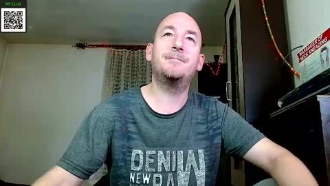 Snapshot of johanbarker chatting on 12-13-24, 07:47 Johan online show from 12-13-24, 07:47