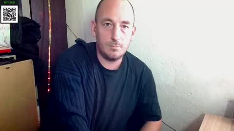 Snapshot of johanbarker chatting on 12-26-24, 02:48 Johan online show from 12-26-24, 02:48