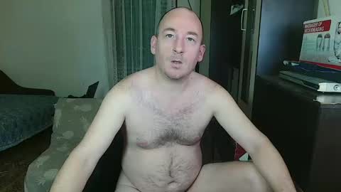 Snapshot of johanbarker chatting on 01-17-25, 01:46 Johan online show from 01-17-25, 01:46