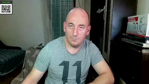 Snapshot of johanbarker chatting on 02-15-25, 08:44 Johan online show from 02-15-25, 08:44