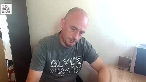 Snapshot of johanbarker chatting on 09-25-25, 11:14 Johan online show from 09-25-25, 11:14