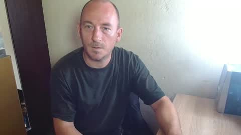 Snapshot of johanbarker chatting on 10-28-25, 12:41 Johan online show from 10-28-25, 12:41