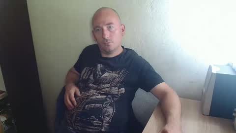 Snapshot of johanbarker chatting on 11-04-25, 11:09 Johan online show from 11-04-25, 11:09