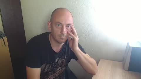 Snapshot of johanbarker chatting on 11-05-25, 12:38 Johan online show from 11-05-25, 12:38