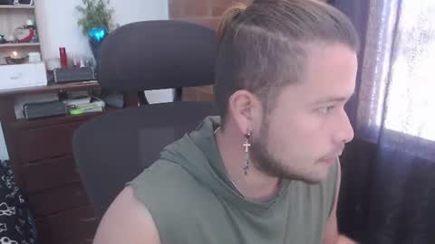 Snapshot of johanleonsweetboy chatting on 06-11-26, 04:05 JOHAN independient model online show from 06-11-26, 04:05