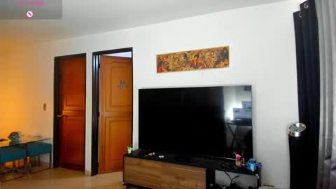 Snapshot of johatsu chatting on 12-18-24, 03:33 King - online show from 12-18-24, 03:33