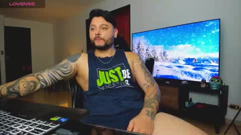 Snapshot of johatsu chatting on 10-29-25, 11:39 King - online show from 10-29-25, 11:39