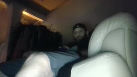 john0131739980 online show from 11-19-25, 12:16