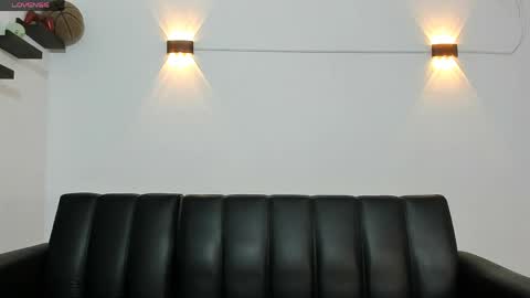 john_ssnow29 online show from 04-10-26, 09:03