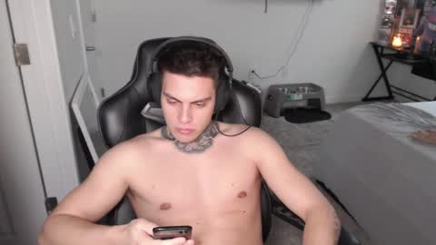 JAXX online show from 05-19-26, 06:47