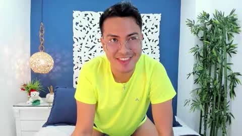 Snapshot of johnbelrose chatting on 11-16-25, 11:05 johnbelrose online show from 11-16-25, 11:05