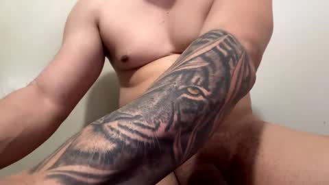 Snapshot of johnjow10 chatting on 10-07-25, 08:06 JOHN online show from 10-07-25, 08:06