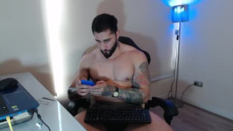 Snapshot of johnklleyn chatting on 12-06-24, 05:33 john online show from 12-06-24, 05:33