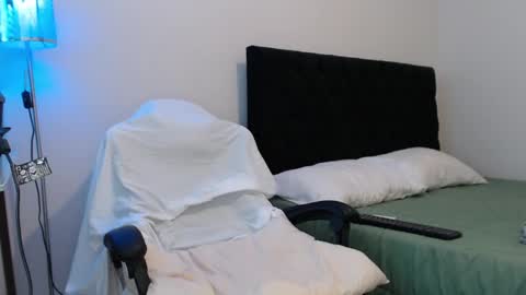 Snapshot of johnklleyn chatting on 01-28-25, 09:29 john online show from 01-28-25, 09:29