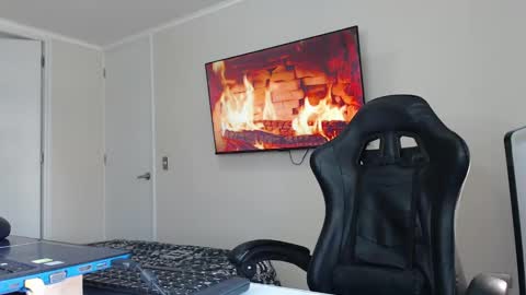 Snapshot of johnklleyn chatting on 09-10-25, 06:41 john online show from 09-10-25, 06:41