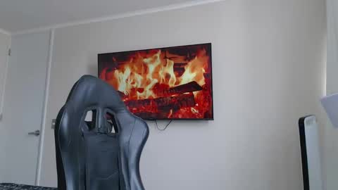 Snapshot of johnklleyn chatting on 09-22-25, 05:26 john online show from 09-22-25, 05:26