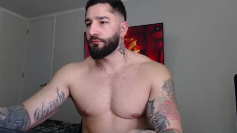 Snapshot of johnklleyn chatting on 09-24-25, 06:11 john online show from 09-24-25, 06:11