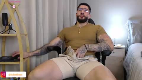 Snapshot of johnklleyn chatting on 07-18-26, 07:28 john online show from 07-18-26, 07:28