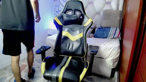 johnny_cagee online show from 12-21-25, 04:08