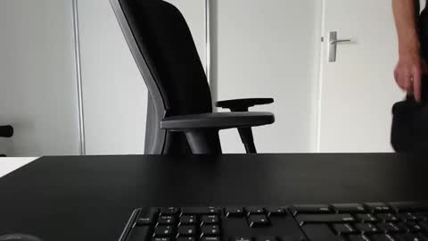 Snapshot of johnny_walker13 chatting on 09-27-25, 11:26 Johnny Walker13 online show from 09-27-25, 11:26