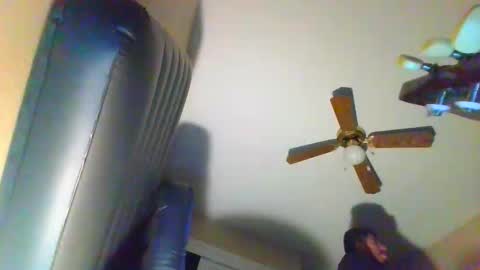 Snapshot of johnnyemonleos chatting on 06-01-26, 02:57 johnnyemonleos online show from 06-01-26, 02:57