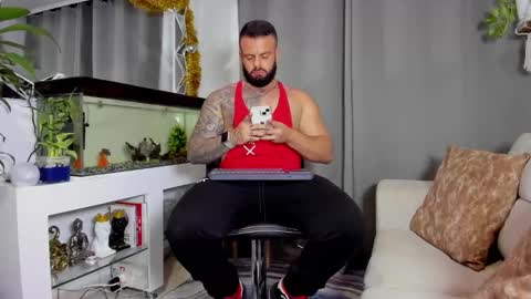 Snapshot of johnnygrayson_ chatting on 12-23-24, 11:06 JOHNNY online show from 12-23-24, 11:06