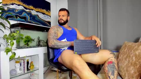 Snapshot of johnnygrayson_ chatting on 02-18-25, 01:10 JOHNNY online show from 02-18-25, 01:10