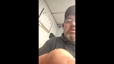 Snapshot of johnohn410 chatting on 05-05-26, 12:35 johnohn410 online show from 05-05-26, 12:35