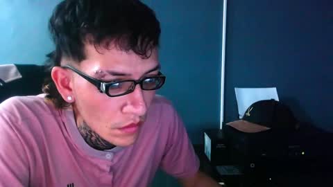 johnsonisaac94  online show from 12-01-24, 10:32