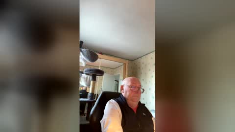 jojo60000529566 online show from 12-17-25, 03:18