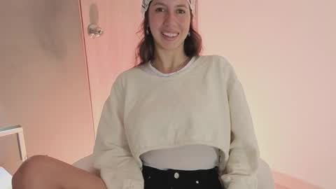 Snapshot of jolie_lov chatting on 11-04-25, 01:54 jolie_lov online show from 11-04-25, 01:54