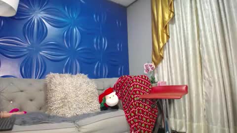 Snapshot of jolieduvalle chatting on 12-22-25, 12:35 Jolie online show from 12-22-25, 12:35