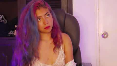 Snapshot of jolietdupont chatting on 09-10-25, 10:21 jolietdupont online show from 09-10-25, 10:21