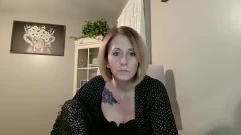 Snapshot of joliexx41 chatting on 04-11-26, 12:59 Jolie online show from 04-11-26, 12:59