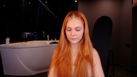 Snapshot of jolly_bean chatting on 01-19-25, 04:12 Polly online show from 01-19-25, 04:12