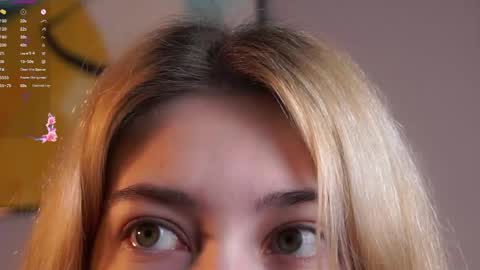 Viola online show from 04-15-26, 01:18