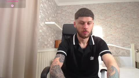 Snapshot of jonahshaw chatting on 04-21-26, 04:30 JonahShaw online show from 04-21-26, 04:30