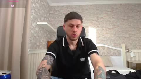 Snapshot of jonahshaw chatting on 04-25-26, 04:26 JonahShaw online show from 04-25-26, 04:26