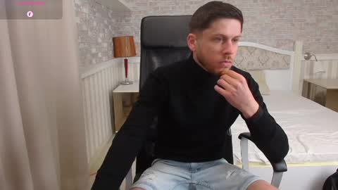 Snapshot of jonahshaw chatting on 04-30-26, 05:03 JonahShaw online show from 04-30-26, 05:03