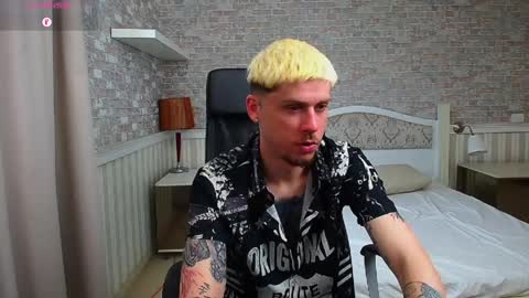 Snapshot of jonahshaw chatting on 05-09-26, 05:01 JonahShaw online show from 05-09-26, 05:01