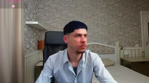 Snapshot of jonahshaw chatting on 05-11-26, 04:51 JonahShaw online show from 05-11-26, 04:51