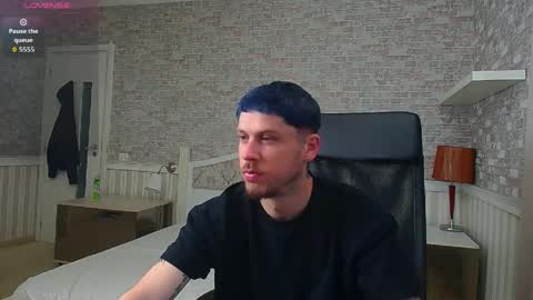 Snapshot of jonahshaw chatting on 05-17-26, 04:32 JonahShaw online show from 05-17-26, 04:32