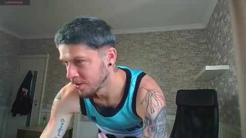 Snapshot of jonahshaw chatting on 05-30-26, 04:20 JonahShaw online show from 05-30-26, 04:20