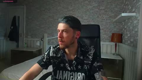 Snapshot of jonahshaw chatting on 05-31-26, 04:31 JonahShaw online show from 05-31-26, 04:31