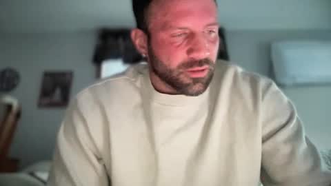 Snapshot of jonariesxxx chatting on 02-03-26, 09:42 Jon Aries online show from 02-03-26, 09:42