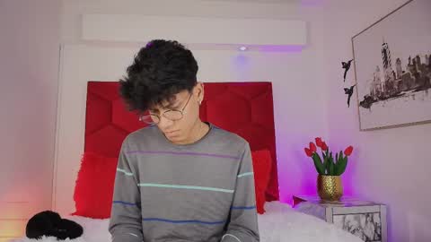 Snapshot of jonas_hiill chatting on 09-15-25, 01:11 Jonas online show from 09-15-25, 01:11