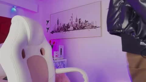 Snapshot of jonas_hiill chatting on 11-16-25, 01:17 Jonas online show from 11-16-25, 01:17