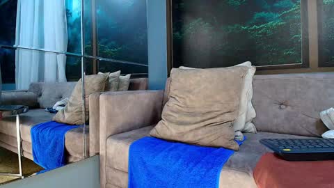 Jonas online show from 01-06-25, 11:52